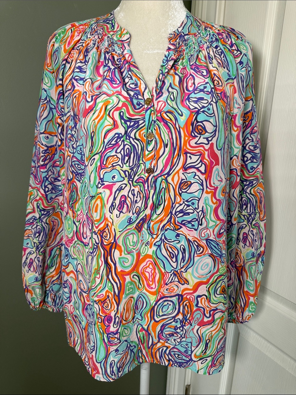 Lilly Pulitzer Elsa Silk Blouse M Multicolor Abstract Print Gold Buttons